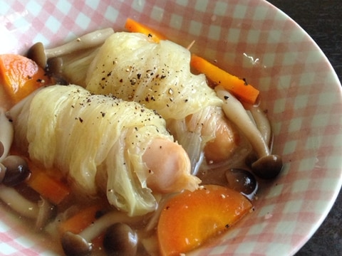 ウインナーの白菜巻き。あったかコンソメスープ